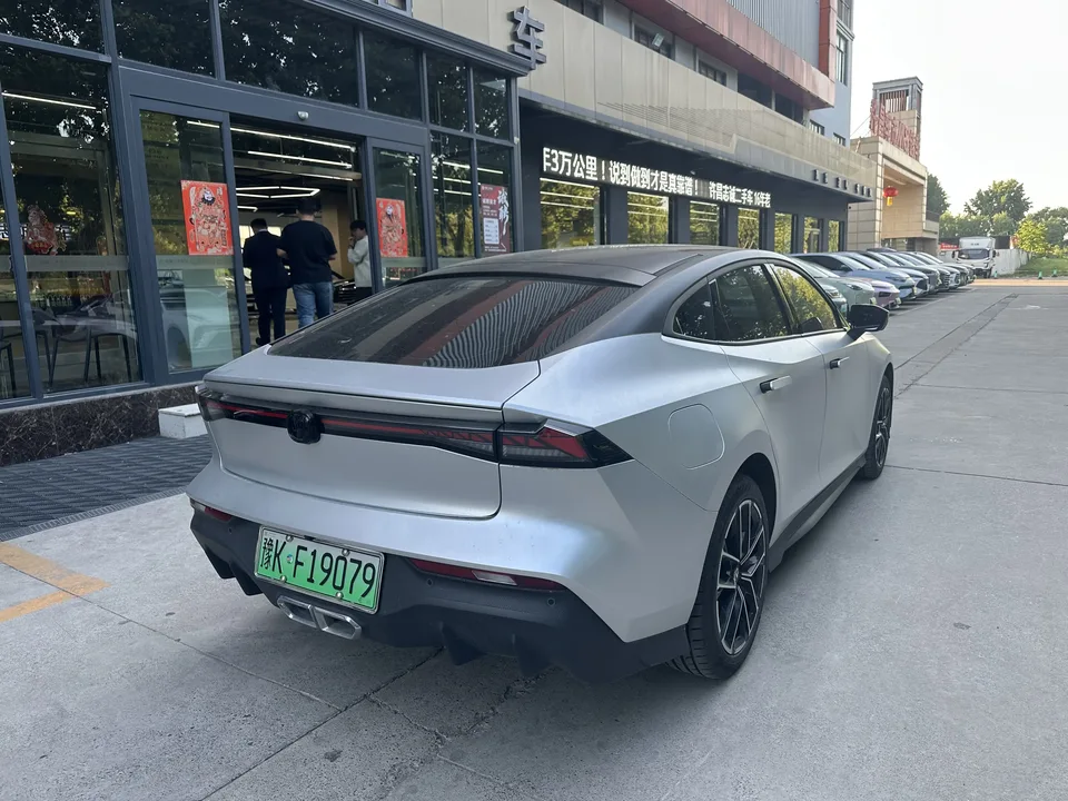 Changan UNI-V Blue Whale iDD 136km Premium Edition 2024 — миниатюра 2