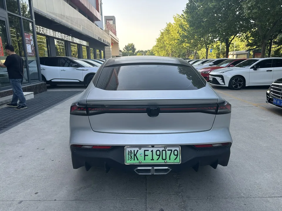 Changan UNI-V Blue Whale iDD 136km Premium Edition 2024 — миниатюра 4