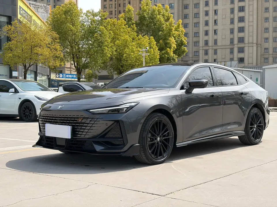 Changan UNI-V 1.5T Sports Edition 2023 — фото 1, купить с доставкой в Москву
