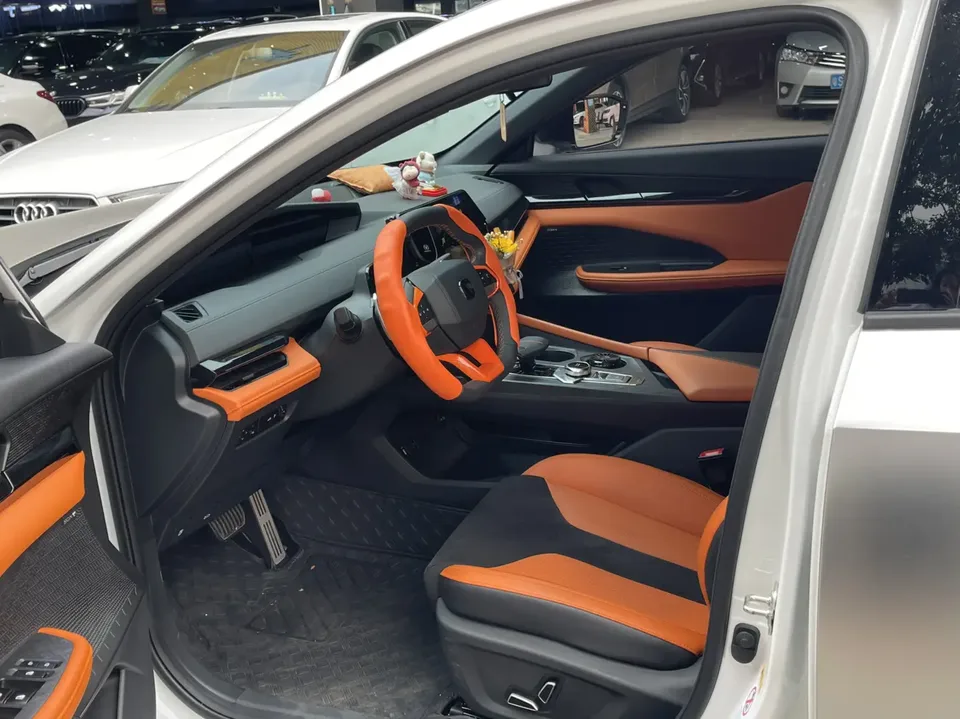 Changan UNI-V 2.0T High Energy Edition 2024 — миниатюра 3