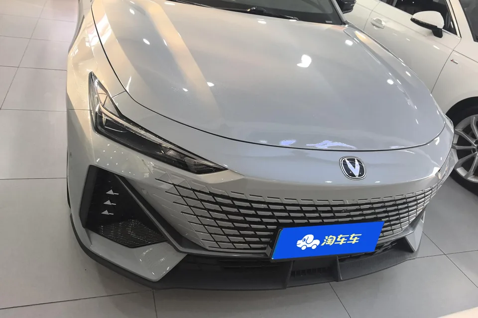 Changan UNI-V 2022