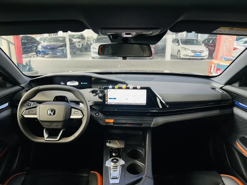 Changan UNI-V Changan UNI-V 2024 1.5T High Energy Edition 2024 — thumbnail 5