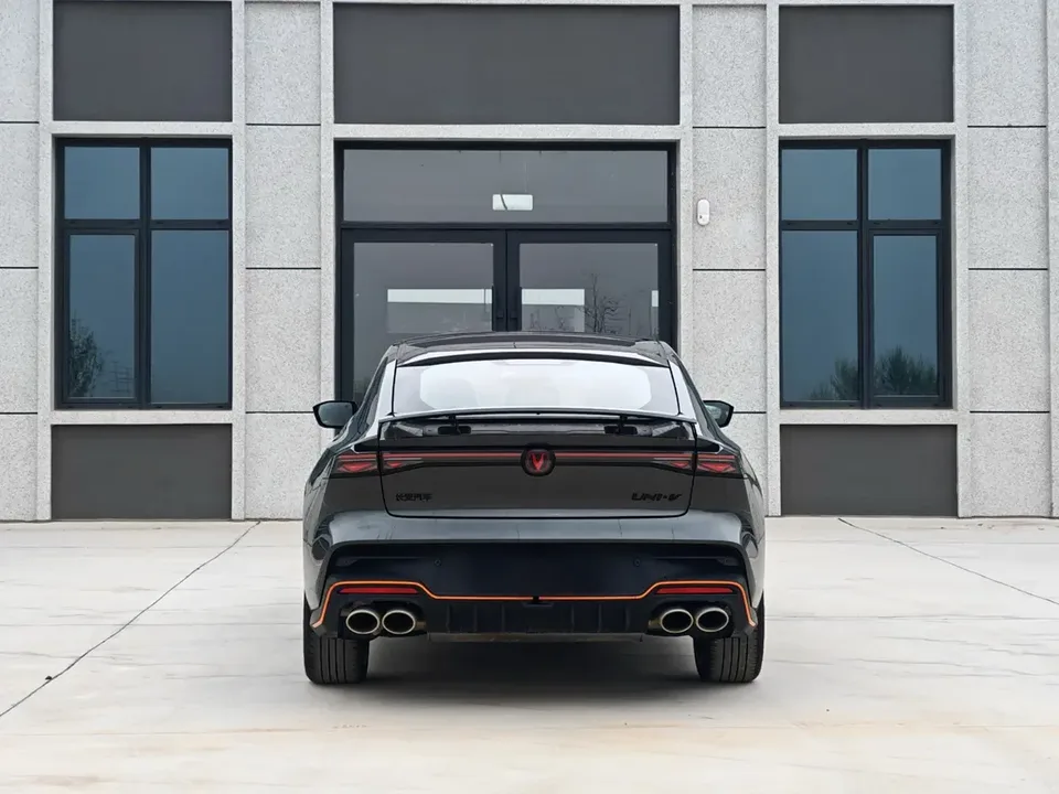Changan UNI-V 2.0T third-generation JinQing model 2025 — миниатюра 2
