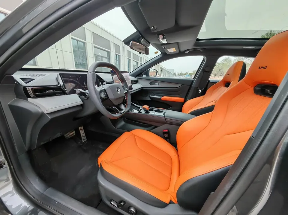 Changan UNI-V 2.0T third-generation JinQing model 2025 — миниатюра 4
