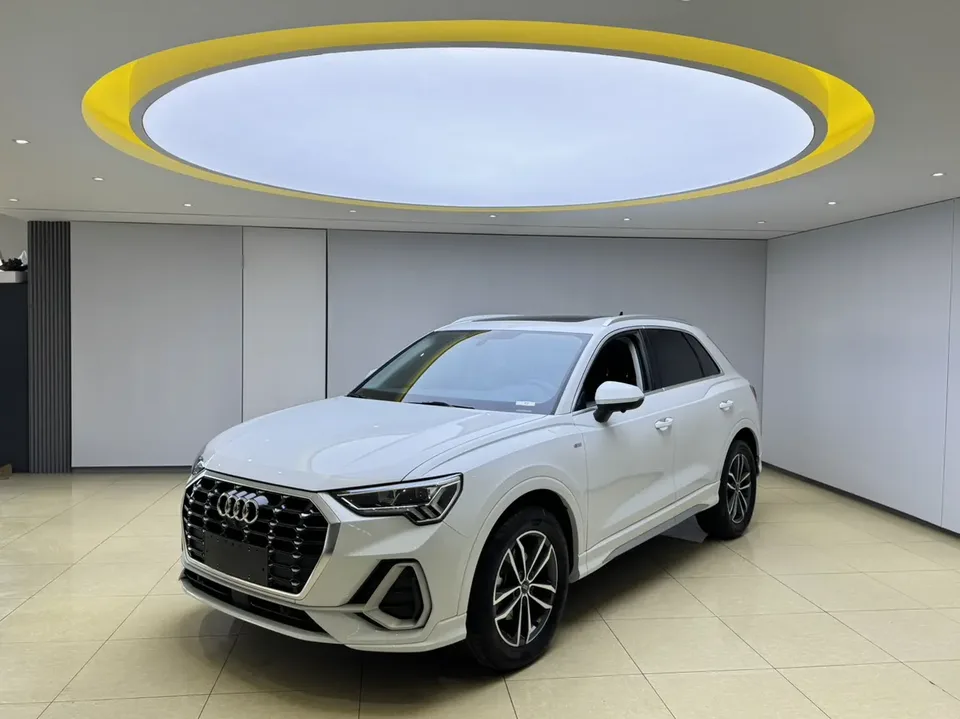Audi Q3 Audi Q3 2022 35 TFSI Fashionable and Dynamic 2022 — фото 1, купить с доставкой в Москву