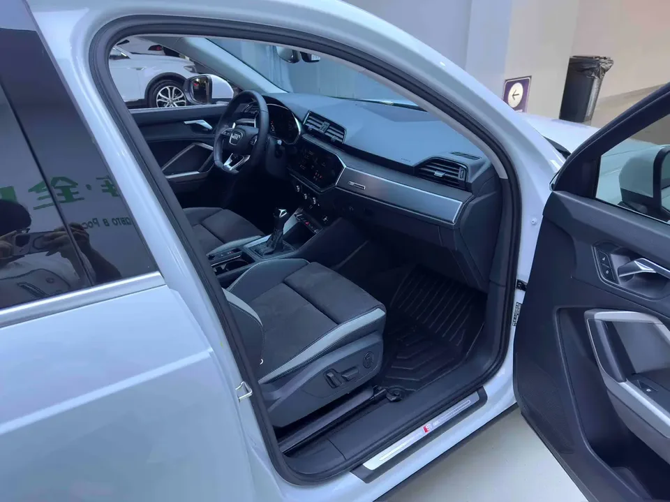 Audi Q3 Audi Q3 2023 35 TFSI Fashionable and Dynamic 2023 — миниатюра 3