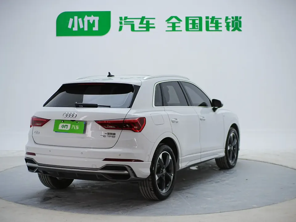 Audi Q3 Audi Q3 2022 35 TFSI Fashionable and Dynamic 2022 — миниатюра 2