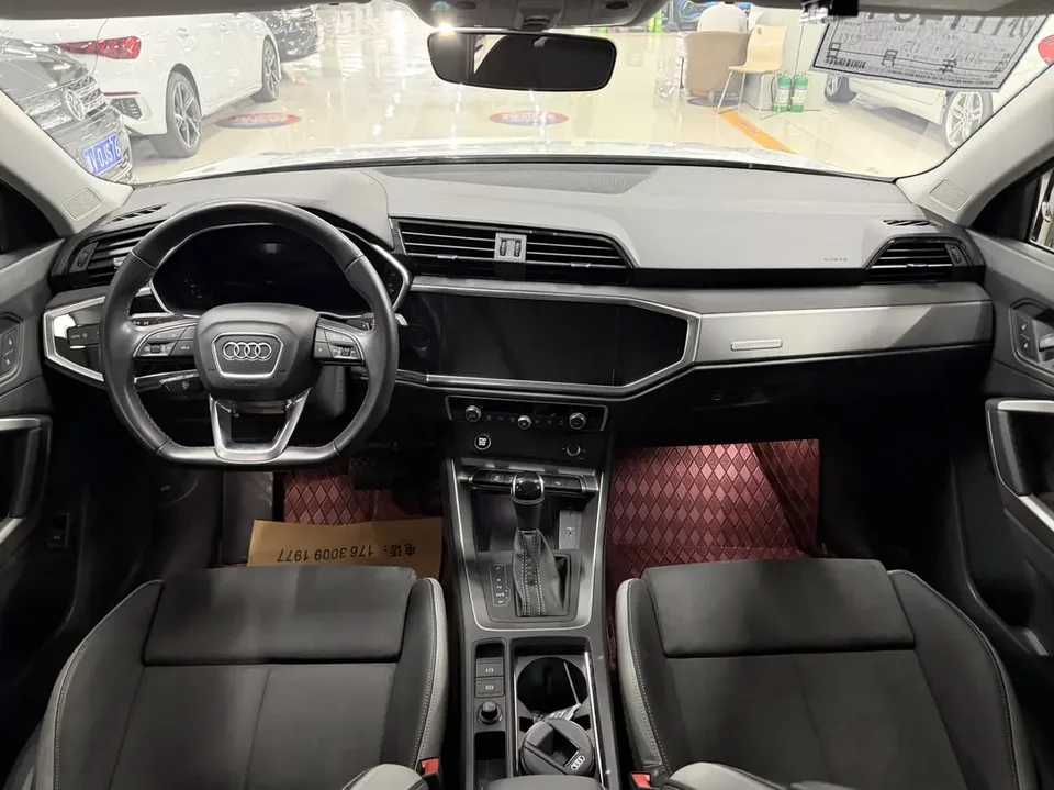 Audi Q3 Audi Q3 2022 35 TFSI Fashionable and Dynamic 2022 — миниатюра 3