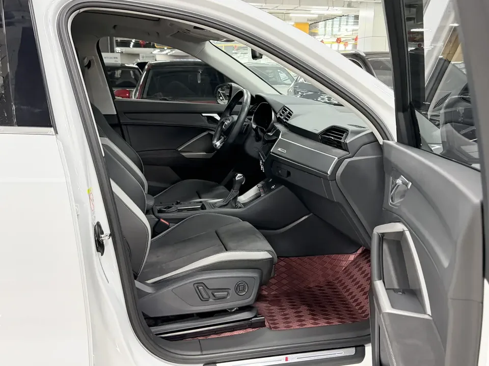 Audi Q3 Audi Q3 2022 35 TFSI Fashionable and Dynamic 2022 — миниатюра 4