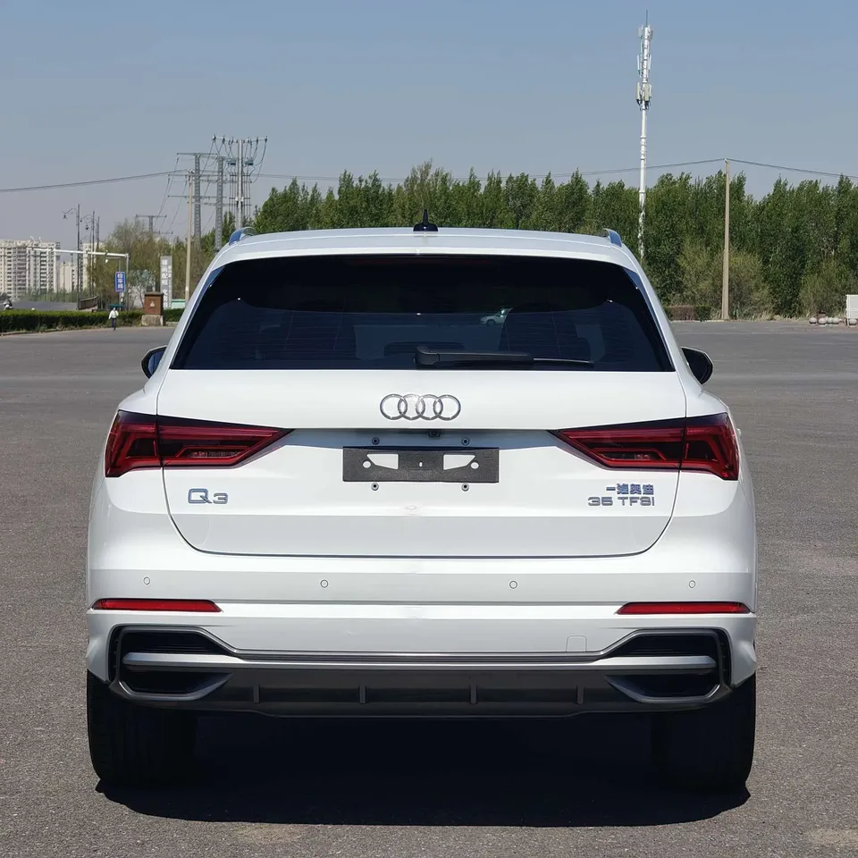 Audi Q3 Audi Q3 2022 35 TFSI aggressive and dynamic model 2022 — миниатюра 2