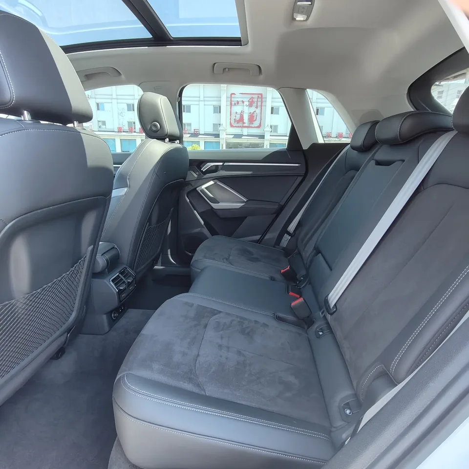 Audi Q3 Audi Q3 2022 35 TFSI aggressive and dynamic model 2022 — миниатюра 3