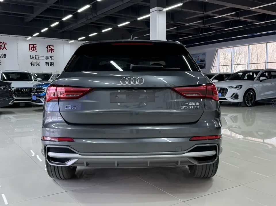 Audi Q3 Audi Q3 2022 35 TFSI aggressive and dynamic model 2022 — миниатюра 2