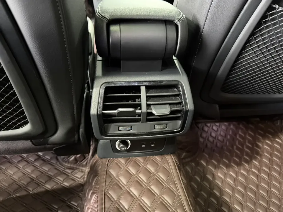 Audi Q3 Audi Q3 2022 35 TFSI aggressive and dynamic model 2022 — миниатюра 3