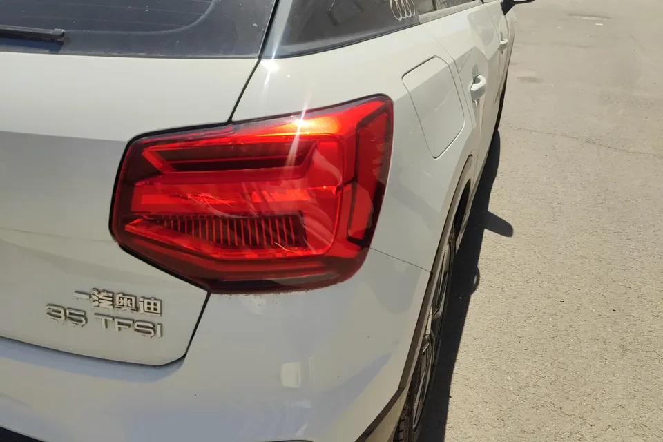 Audi Q2L Audi Q2L 2022 35 TFSI Fashionable and Elegant 2022 — миниатюра 3