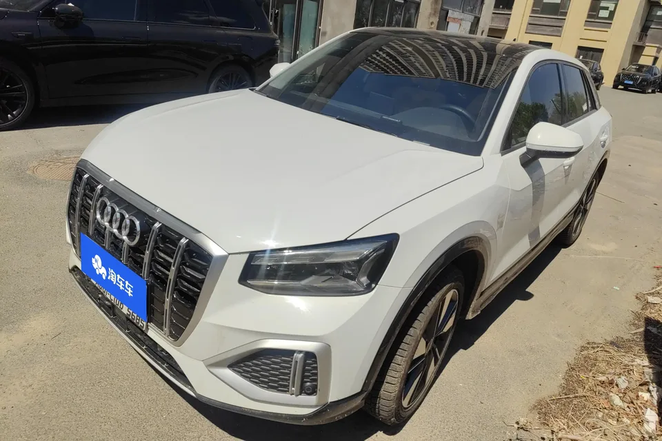 Audi Q2L Audi Q2L 2022 35 TFSI Fashionable and Elegant 2022 — фото 1, купить с доставкой в Москву