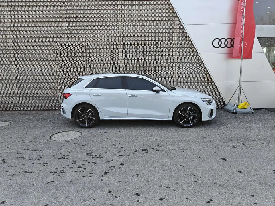 Audi A3 Audi A3 2024 Sportback 35 TFSI stylish and sporty 2024 — миниатюра 5