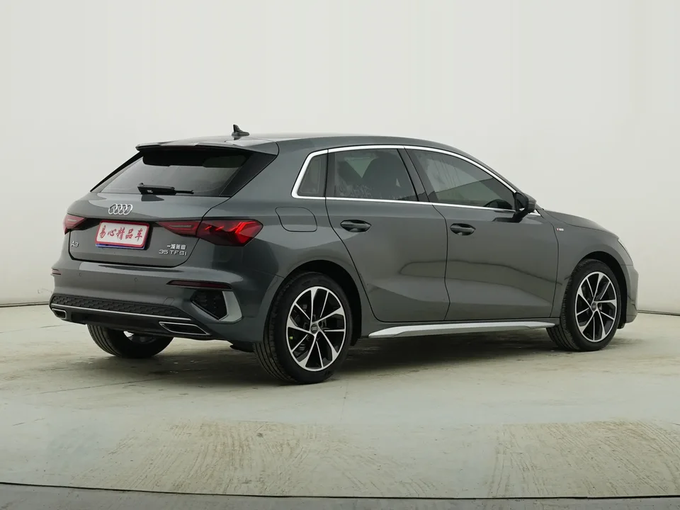 Audi A3 Sportback 35 TFSI Aggressive Sports Edition 2023 — миниатюра 2