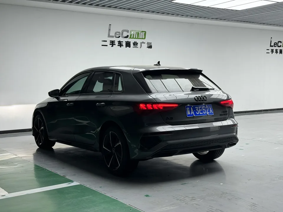 Audi A3 Sportback 35 TFSI stylish and sporty 2023 — миниатюра 4