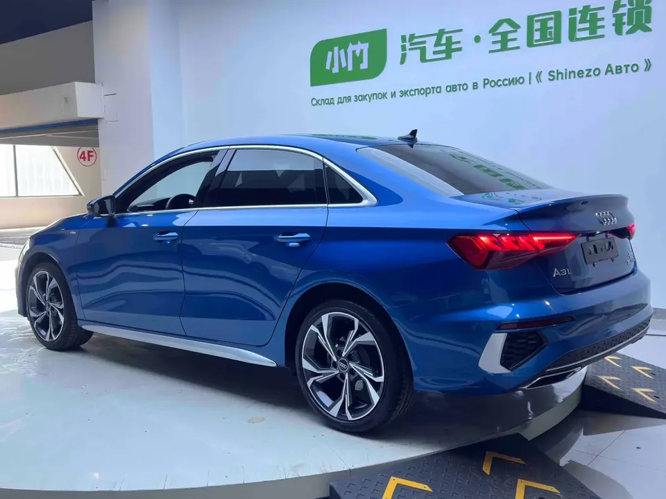 Audi A3 A3L Limousine 35 TFSI Luxury Sports 2022 — миниатюра 2
