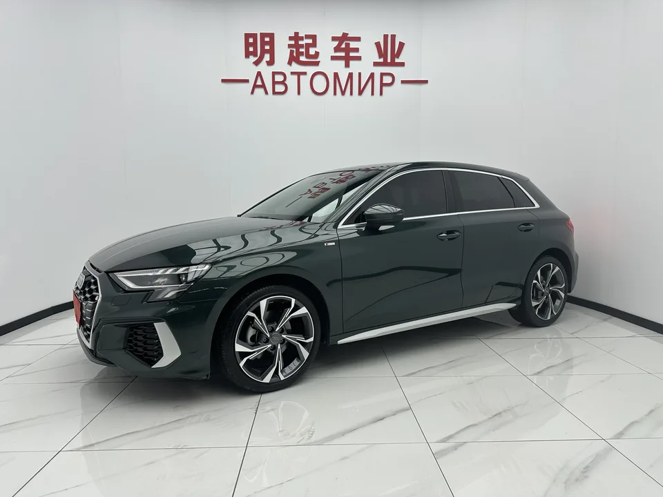 Audi A3 Sportback 35 TFSI Luxury Sports Edition 2022 — фото 1, купить с доставкой в Москву