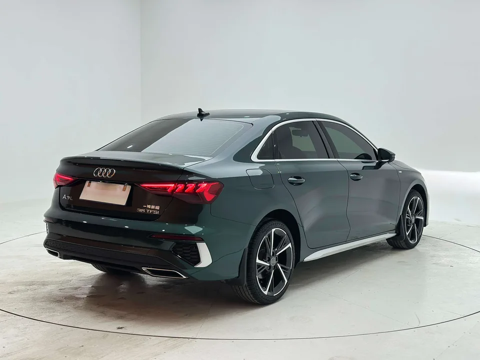 Audi A3 A3L Limousine 35 TFSI Fashion Sports 2022 — миниатюра 2