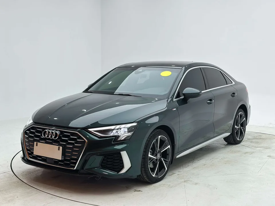 Audi A3 A3L Limousine 35 TFSI Fashion Sports 2022 — фото 1, купить с доставкой в Москву