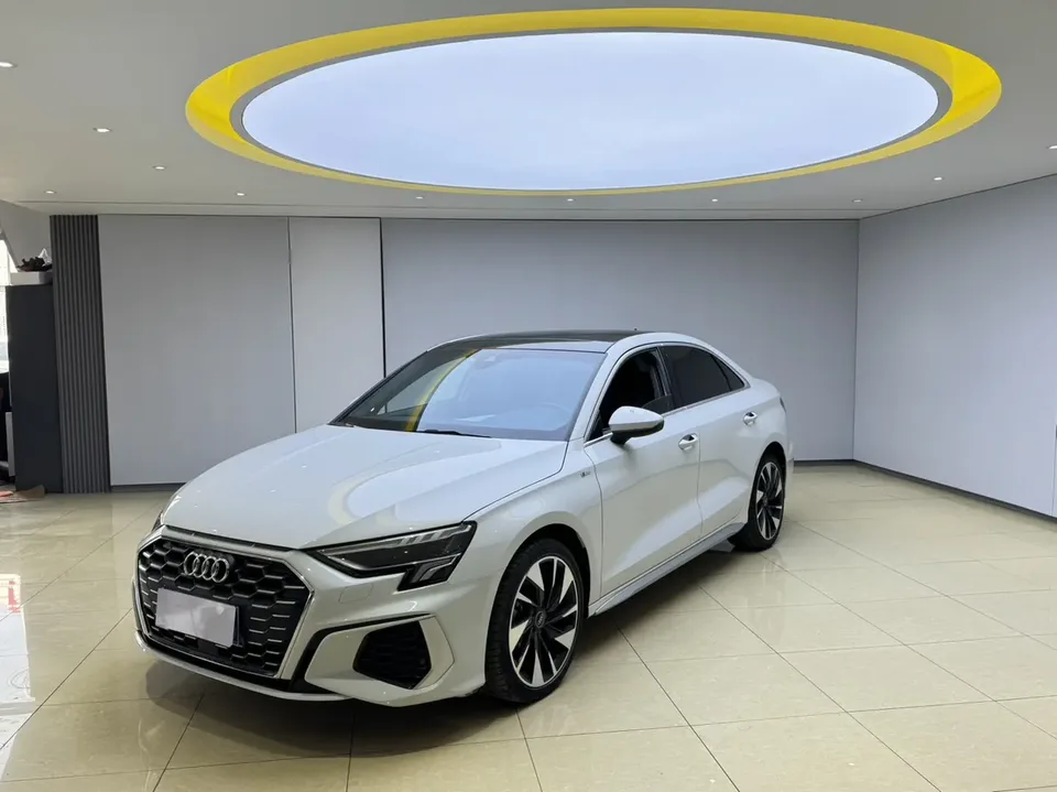 Audi A3 Sportback 35 TFSI stylish and sporty 2022 — фото 1, купить с доставкой в Москву