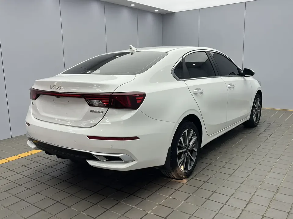 Kia K3 1.5L IVT Fashion Edition 2022 — миниатюра 2