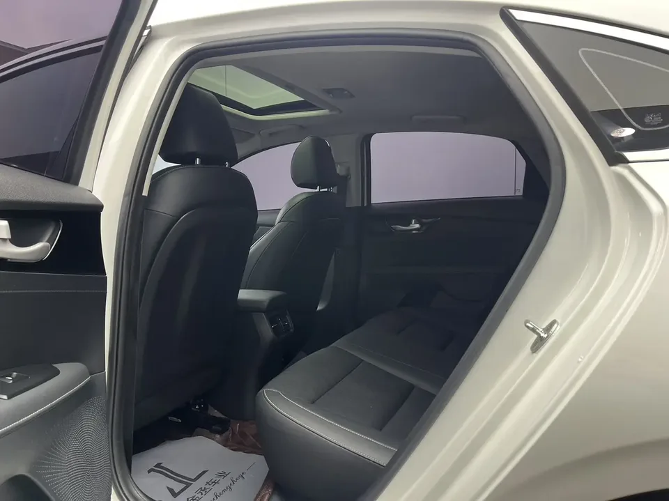 Kia K3 1.5L IVT Fashion Edition 2022 — миниатюра 5
