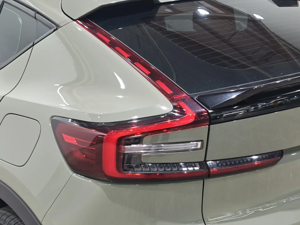 Volvo C40 EV Long Range Edition 2023 — миниатюра 4