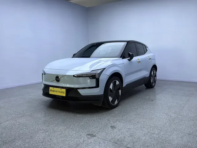Volvo EX30 2024