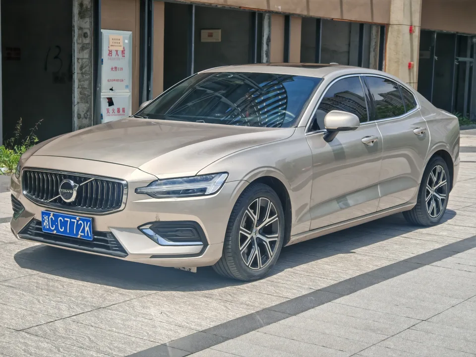Volvo S60 2022