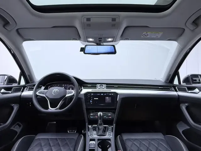 Volkswagen Magotan PHEV Magotan GTE 2022 luxury model 2023 — миниатюра 3