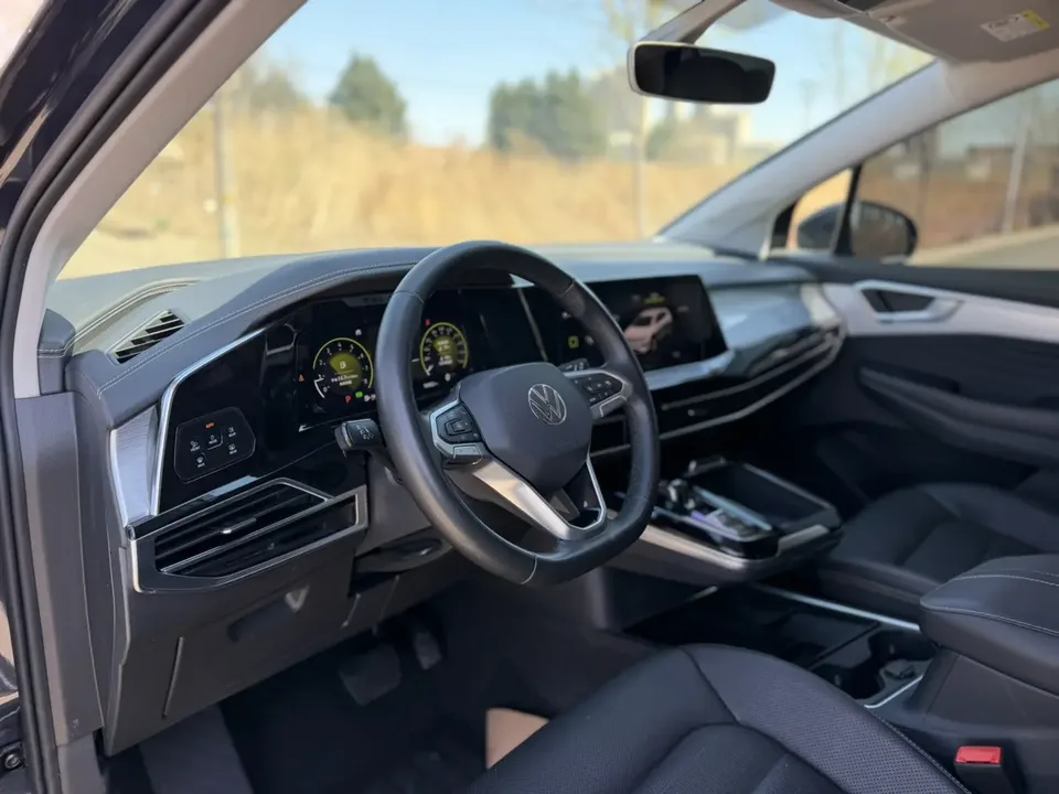 Volkswagen Talagon Lan Jing 2021 330TSI two-wheel drive luxury version 2023 — thumbnail 5