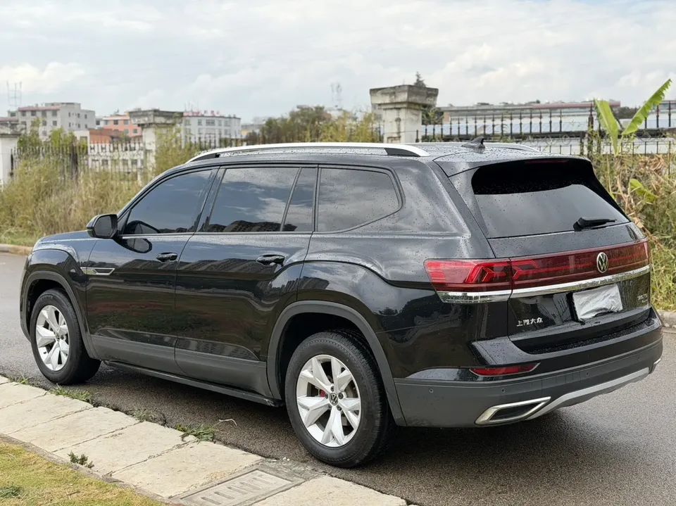 Volkswagen Teramont 2023 Touron 380TSI 4WD Luxury Edition 2022 — миниатюра 2