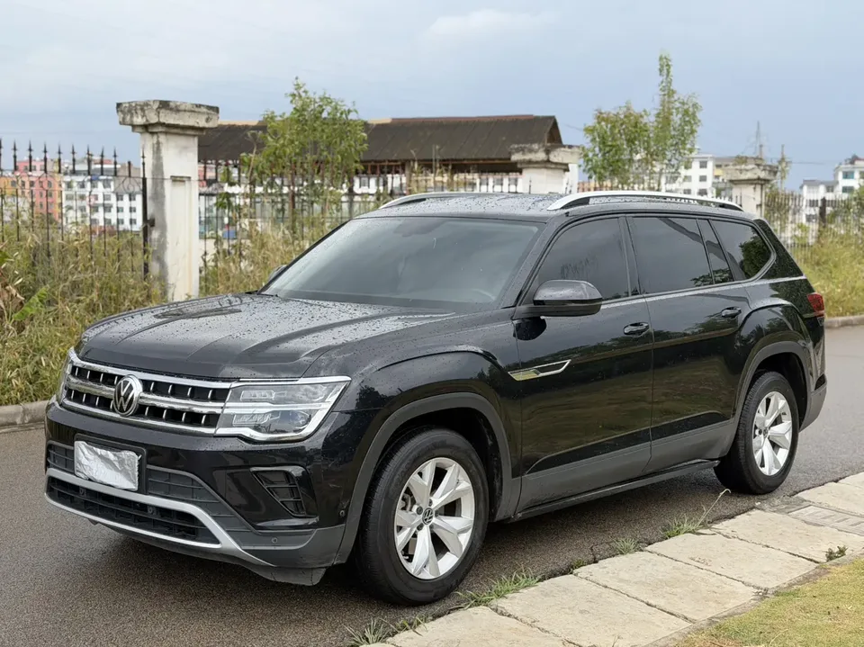 Volkswagen Teramont 2023 Touron 380TSI 4WD Luxury Edition 2022 — фото 1, купить с доставкой в Москву