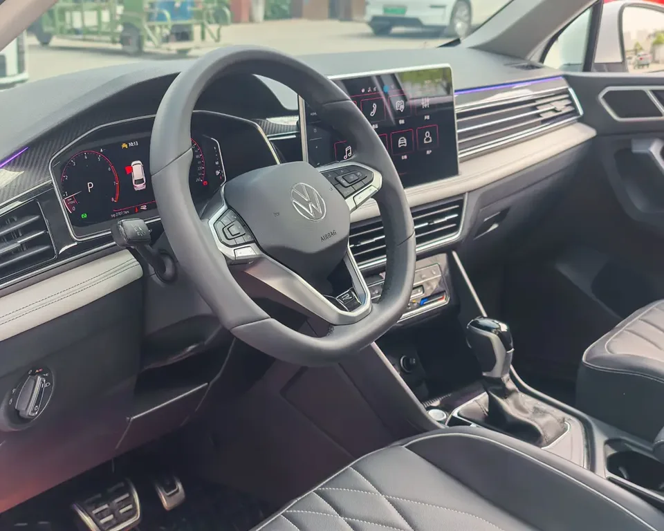 Volkswagen Tiguan L Tiguan L 2024 330TSI 2WD R-Line Enjoy Edition 2024 — миниатюра 4