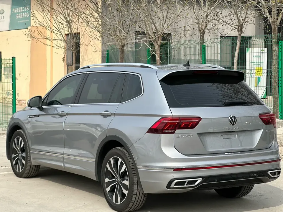 Volkswagen Tiguan L Tiguan L 2022 330TSI Automatic 2WD R-Line Enjoy Edition 2022 — миниатюра 4
