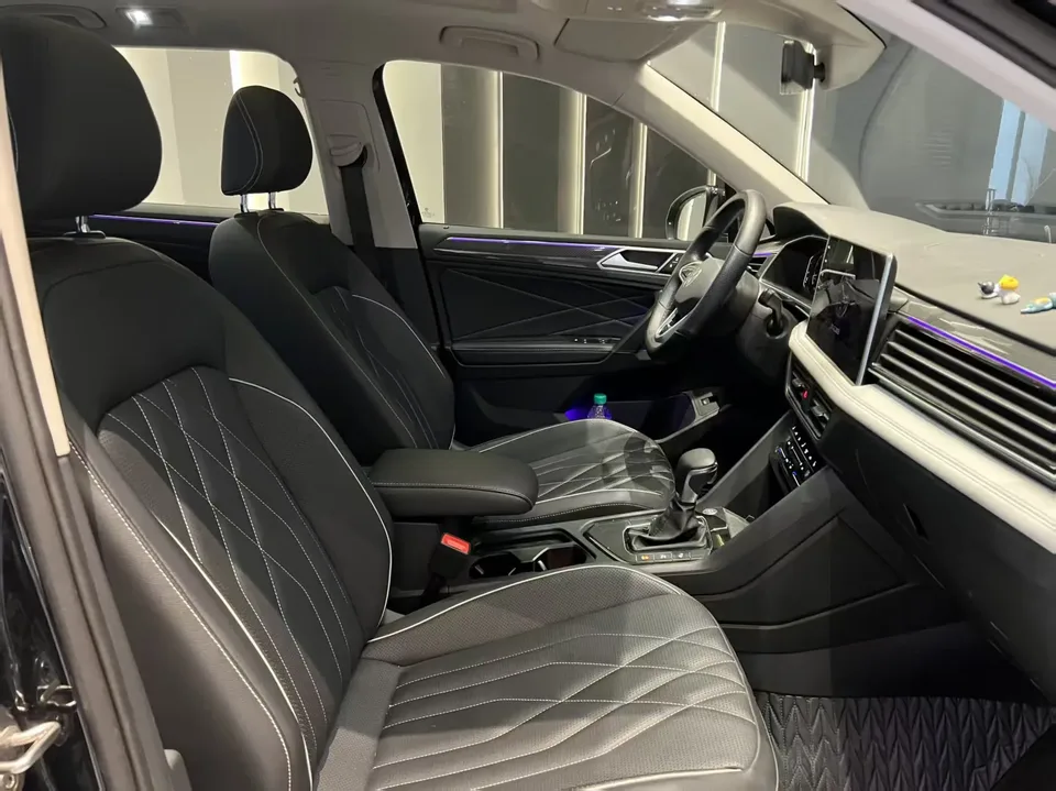 Volkswagen Tiguan L Tiguan L 2023 330TSI 2WD R-Line Enjoy Edition 2023 — миниатюра 5