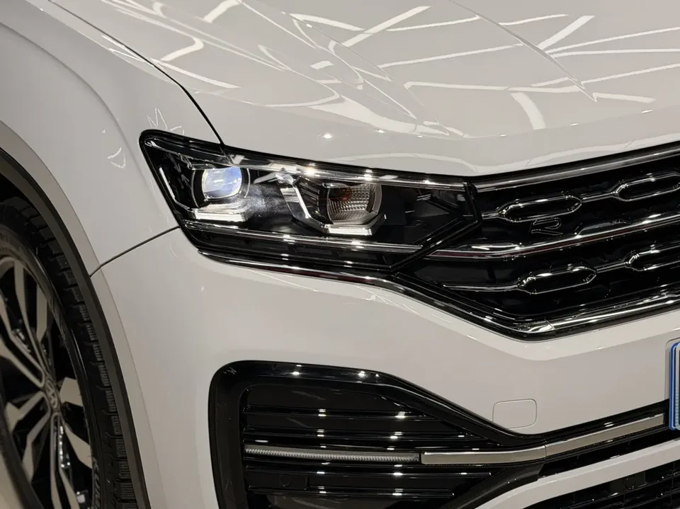 Volkswagen Tayron 380TSI 4WD R-Line Smart Edition 2022 — миниатюра 3