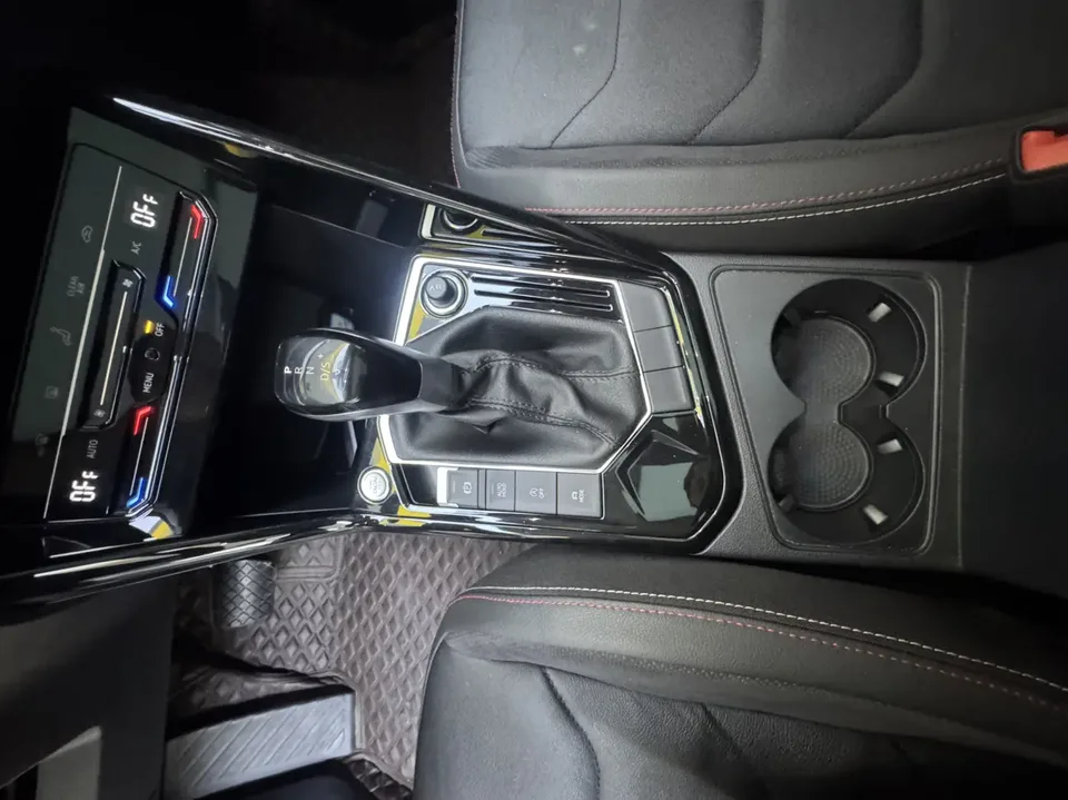 Volkswagen Tayron Tanyue 2022 280TSI 2WD Luxury Smart Edition 2022 — миниатюра 5