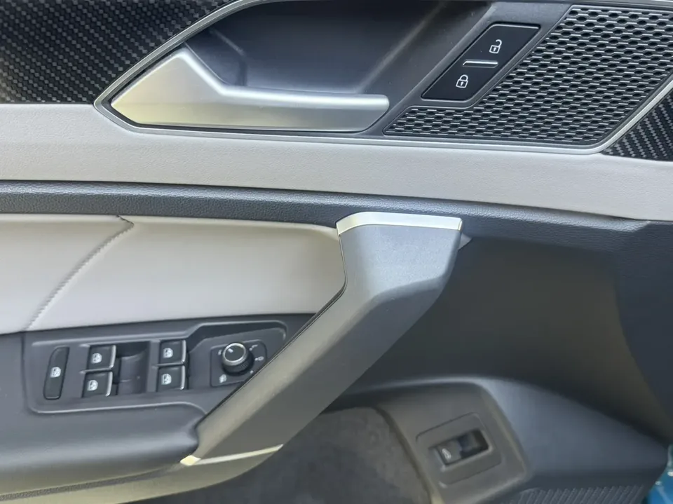 Volkswagen Tayron Tanyue 2023 280TSI 2WD Luxury Plus Advanced Edition 2022 — миниатюра 3