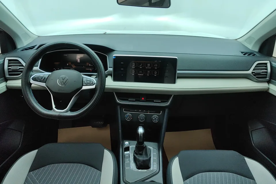 Volkswagen Tharu 300TSI 2WD Crescent Edition 2024 — миниатюра 5