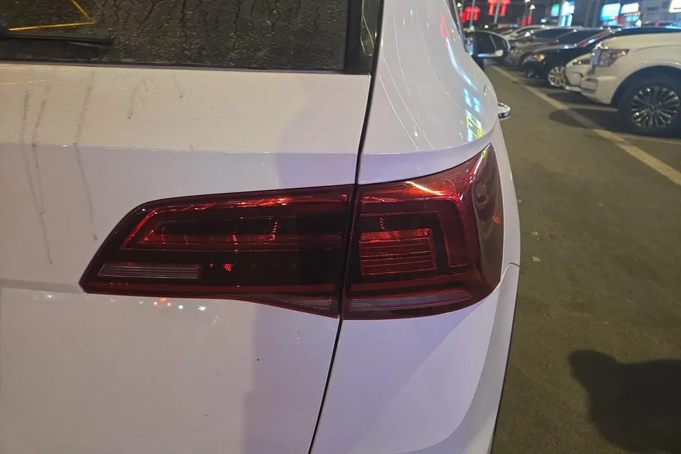 Volkswagen Tharu 2021 Tuyue 280TSI 2WD Luxury Edition 2022 — миниатюра 2