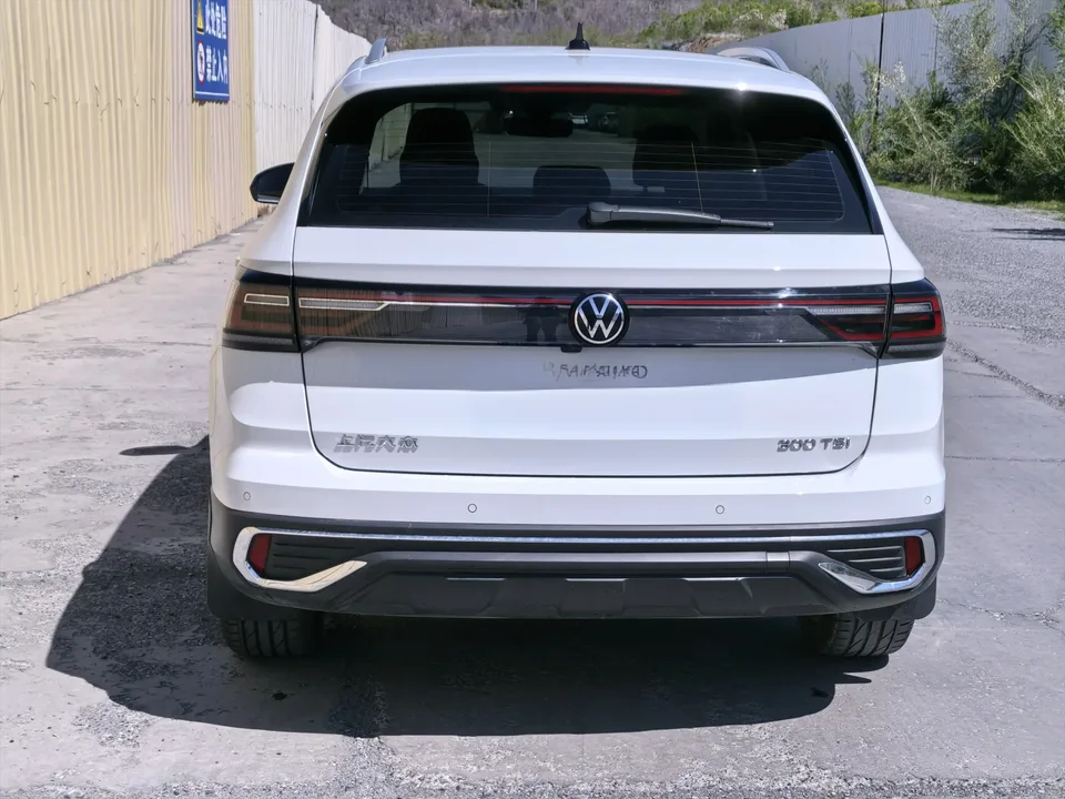 Volkswagen Tharu 300TSI 2WD Bright Moon Edition 2024 — миниатюра 2