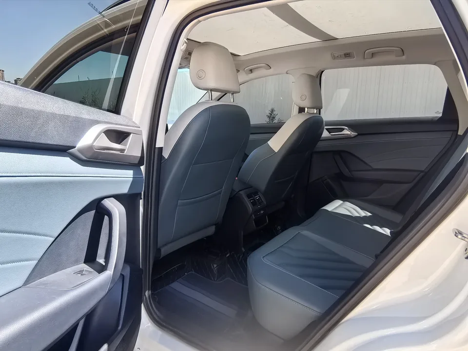 Volkswagen Tharu 300TSI 2WD Bright Moon Edition 2024 — миниатюра 3