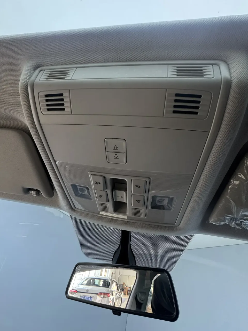 Volkswagen Tharu tuyue 2022 280TSI 2WD Comfort Edition 2023 — thumbnail 4