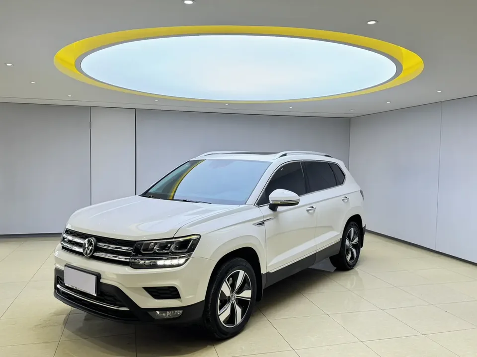 Volkswagen Tharu tuyue 2022 280TSI 2WD Comfort Edition 2023 — photo 1, buy with delivery to Moscow