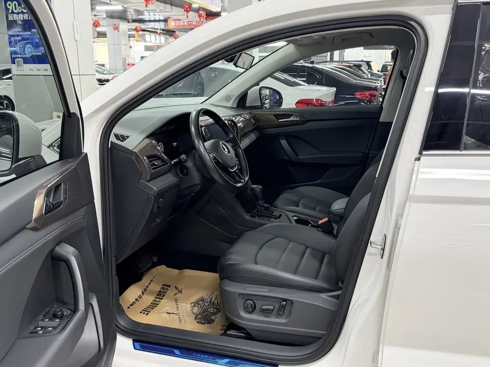 Volkswagen Tharu 280TSI 2WD Luxury Edition 2023 — миниатюра 3