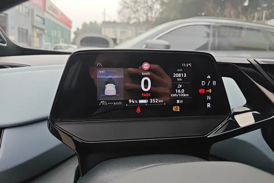 Volkswagen ID.4X Upgraded Pure Smart Edition 2023 — миниатюра 2